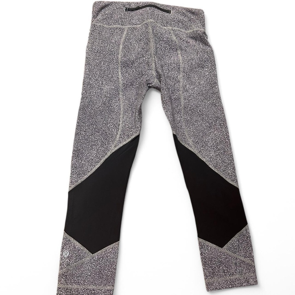 Lululemon • Pace Rival Legging • Grey/Black/White • Cropped • 26” Waist - Picture 2 of 8